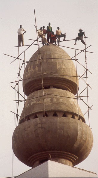 la mosqu� en chantier(minar�)si la nostalgie pouvait d�truire lame d'une personne la mienne serait d�ja reduite en poussi�re tellement vous nous manquer sangabi mon coeur vous reclame et demande 